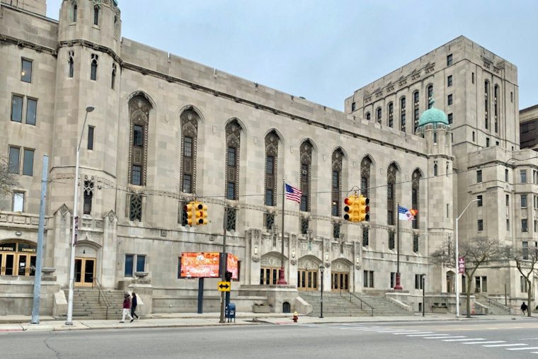 Candlelight Halloween Concert Fills Detroit Masonic Temple With Flickering Chills