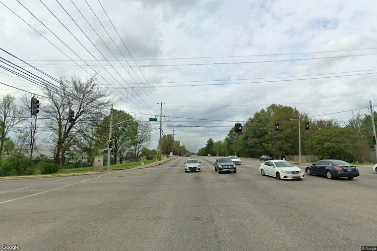 Car Hits Light Pole in East Memphis, Three Teens Among Four Hurt