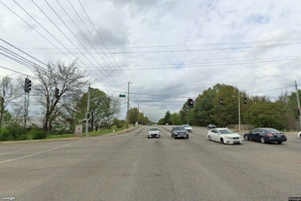 Car Hits Light Pole in East Memphis, Three Teens Among Four Hurt