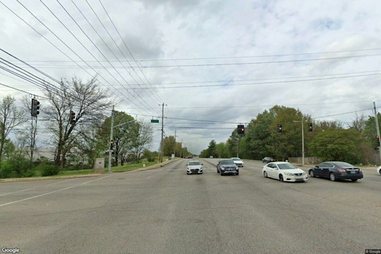 Car Hits Light Pole in East Memphis, Three Teens Among Four Hurt