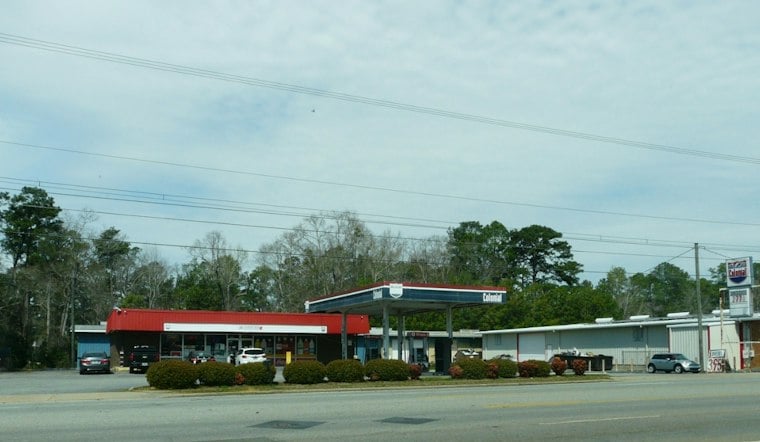 Central Georgia Cashier and Customer Turn Gas Station Chat Into Family Bond