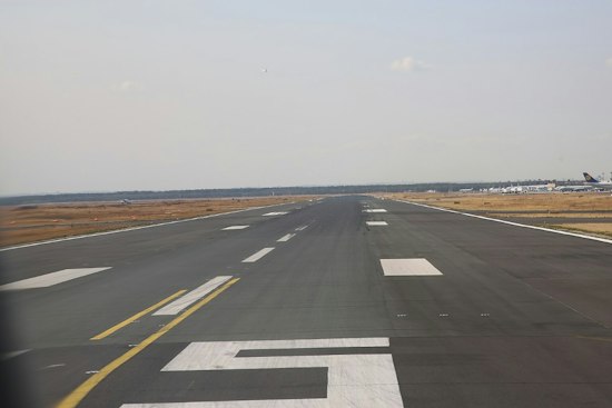 Cessna Lands at Fort Lauderdale Executive Airport Without Apparent Nose Gear