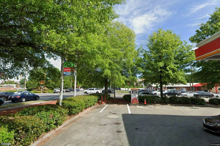 Charlotte Circle K Guard, 37, Charged After Shutting Car Door on Woman's Leg