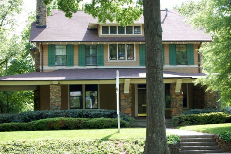 Charlotte Home Sales Slump 8.7% in August as Mortgage Rates Near 7%