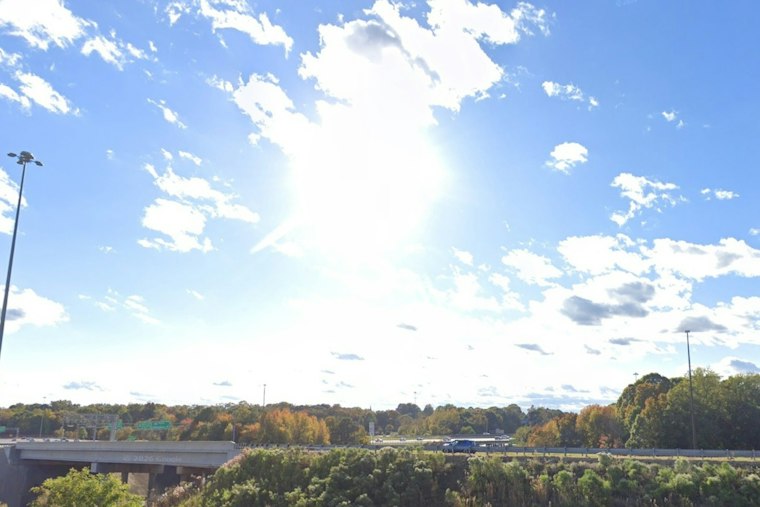 Charlotte Soaks Up Sunshine Before Crisp Jacket-Weather Weekend
