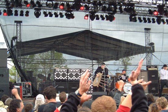 Cheap Trick, Bret Michaels Headline Sarasota's Thunder by the Bay 2027