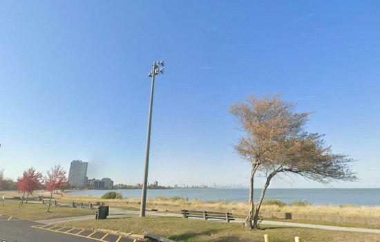 Chicago Basks in Sunny Thursday Before Weekend Heat, Thunder Threat