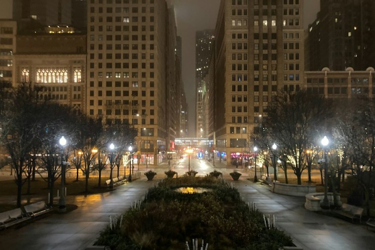 Chicago Fashion Week Returns With Citywide Events, Runway Show at The Bean