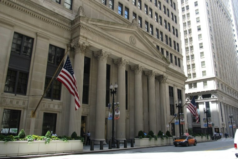 Chicago Fed Chief Says Americans' Economic Gloom Hits Record Split With the Data