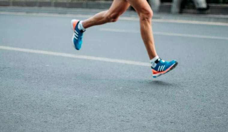 Ethan Woodhead Runs Chicago Marathon Personal Best of 2:31:31