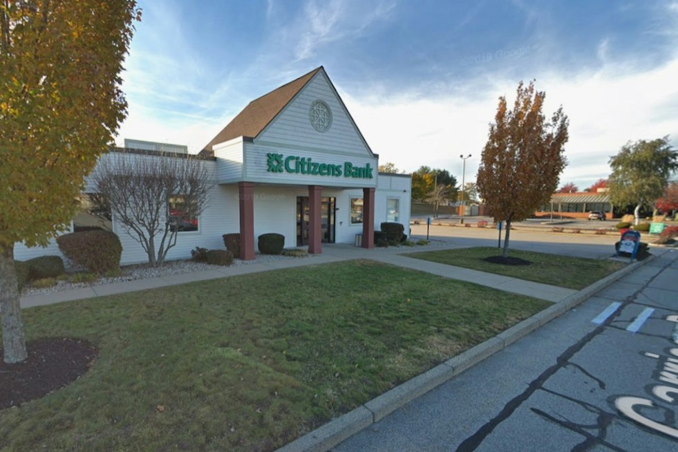 Citizens Bank Ditches Old Quaker Lane Spot for Shiny New Warwick Flagship