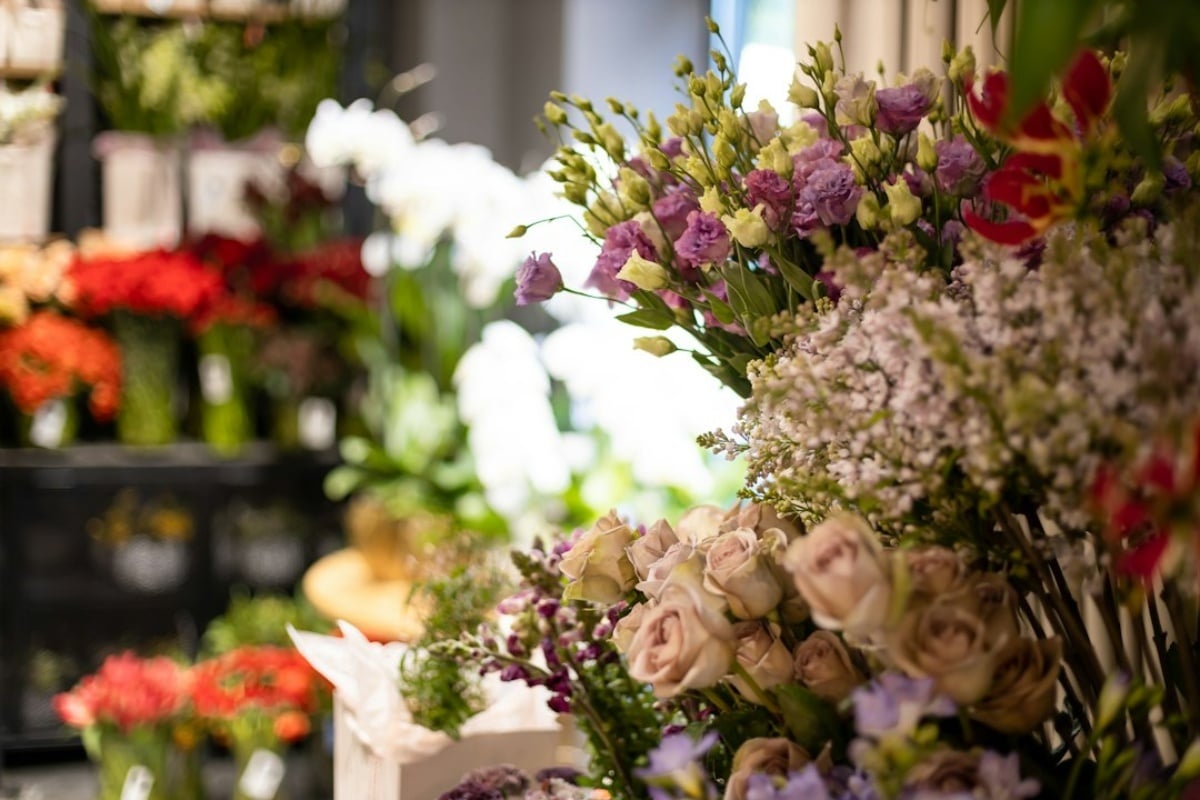CJ Hendry's $10 Plush Flower Shop Blooms in Venice Beach This November