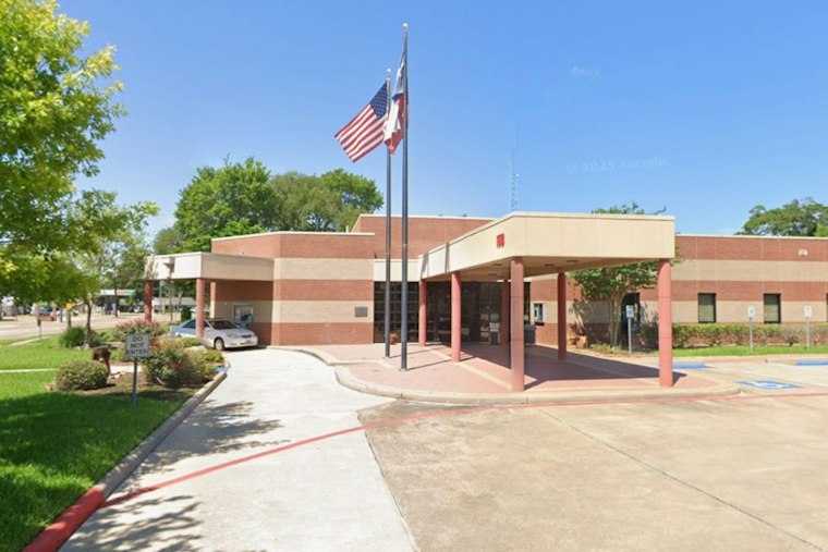 Clute Council Delays Vote on Eight-Liner Ban