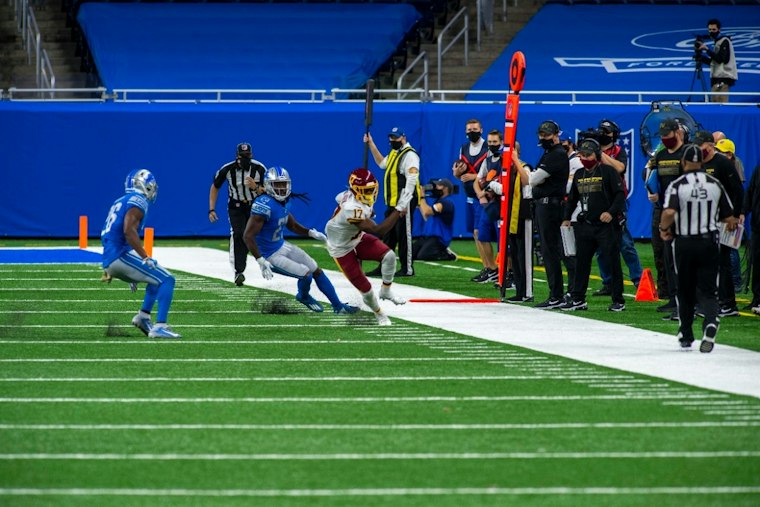 Commanders' Terry McLaurin Carted Off With Knee Injury, Coach Fears Worst