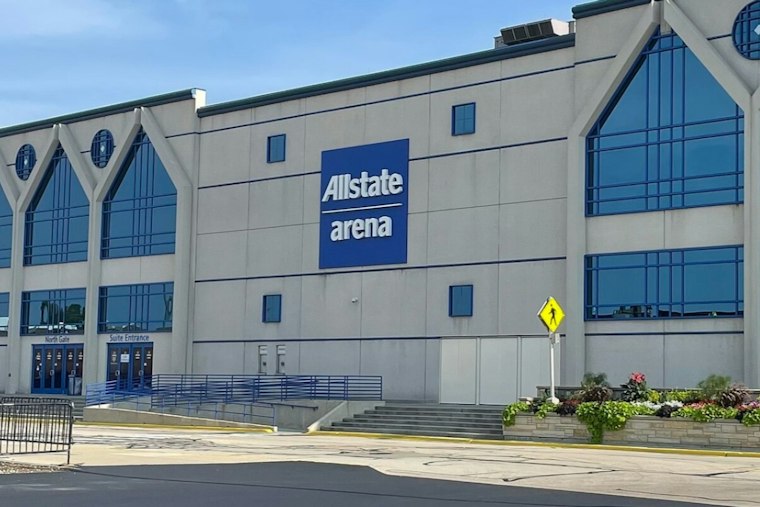 Cook County Sheriff’s Officer Sues WWE Over Unwanted Lap Dance at Allstate Arena