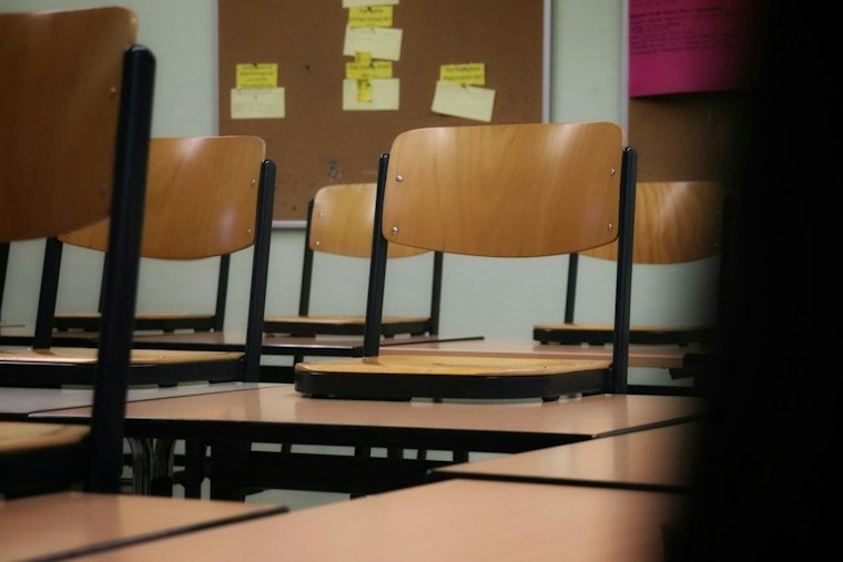 Corona-Norco Board Votes 4-1 to Move Home Gardens Middle Schoolers 5 Miles Away
