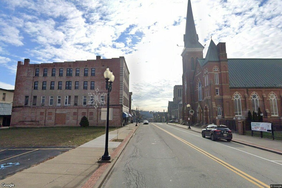 Crews Tear Down Greensburg's Royer's Building Brick by Brick After Decades Empty