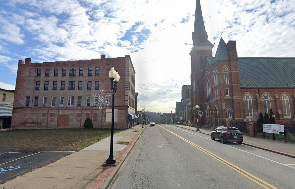 Crews Tear Down Greensburg's Royer's Building Brick by Brick After Decades Empty