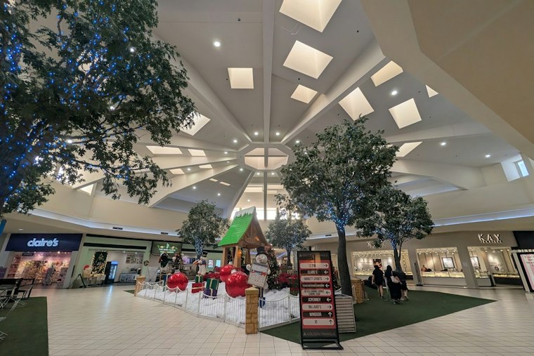Custom T-Shirts & Posters Opens at Golden Triangle Mall in Denton