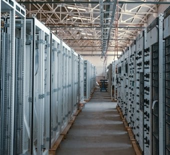 Dade City Moves Toward Yearlong Pause on Data Centers Over Water Fears