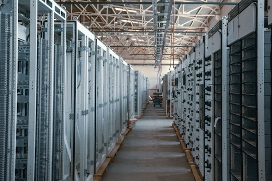 Dade City Moves Toward Yearlong Pause on Data Centers Over Water Fears