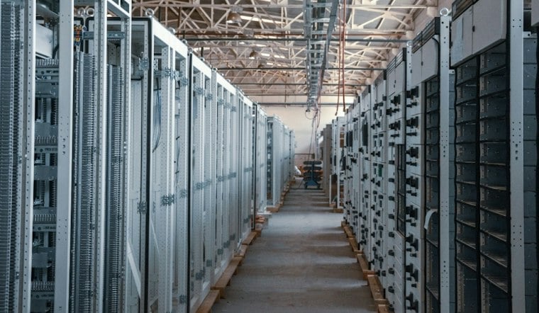 Dade City Moves Toward Yearlong Pause on Data Centers Over Water Fears