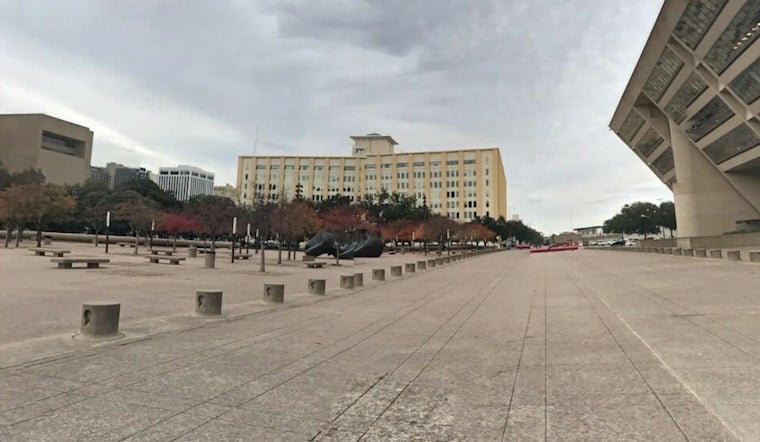 Dallas Council Advances Streetcar Link to Uptown as Costs Pile Up
