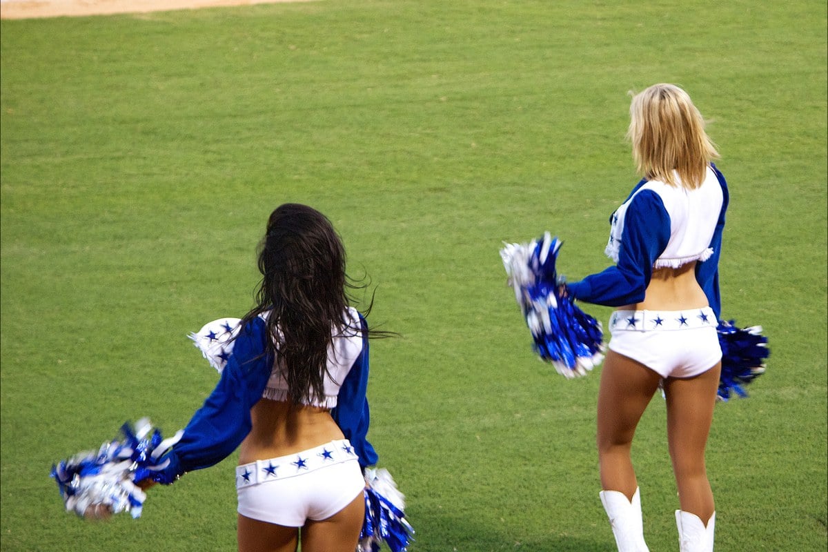 Dallas Cowboys Cheerleaders Form a Union, Set to Bargain After 400% Raise