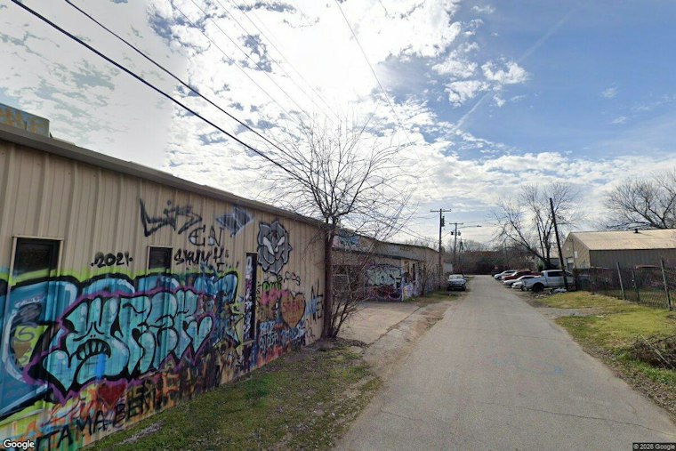 Dallas Man Dies After Pre-Dawn Shooting on Fabrication Street, Police Investigate