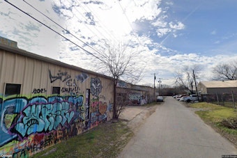 Dallas Man Dies After Pre-Dawn Shooting on Fabrication Street, Police Investigate