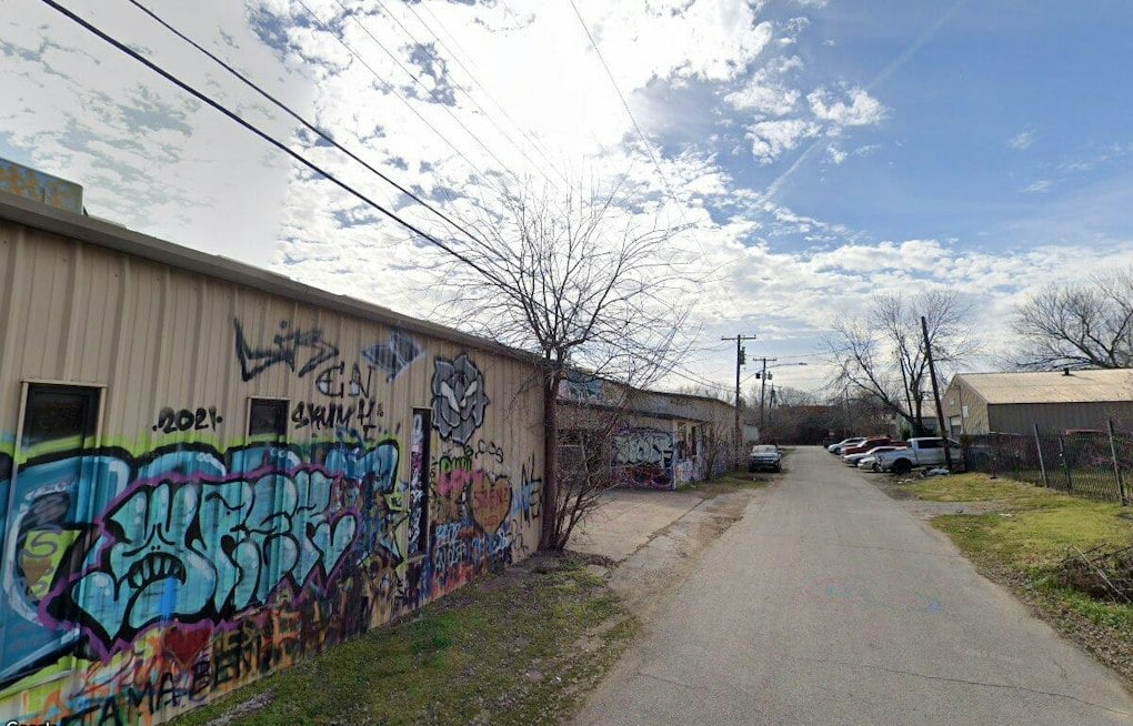 Dallas Man Dies After Pre-Dawn Shooting on Fabrication Street, Police Investigate