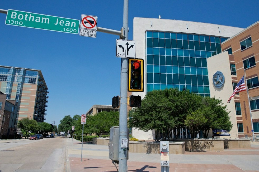 Dallas Police Spokeswoman Probed Over Lights-and-Sirens Confrontation With Driver