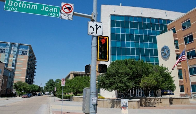 Dallas Police Spokeswoman Probed Over Lights-and-Sirens Confrontation With Driver