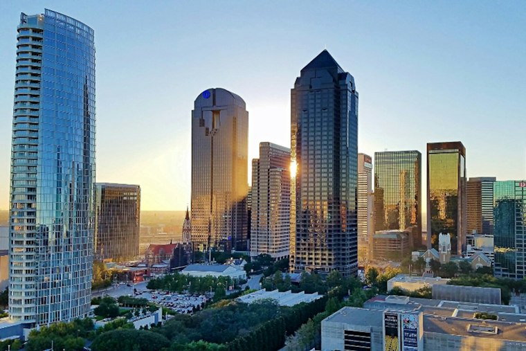 Dallas Sizzles in October Heat as Ozone Alert Hangs Over DFW Weekend