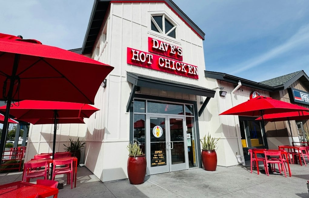 Dave's Hot Chicken Lands First Manatee County Spot in Bradenton's SeaFlower Hub