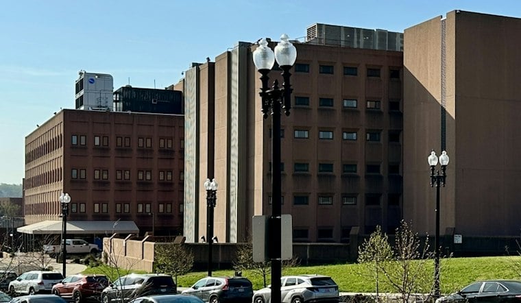 DC Jail Inmates Say They Found Dead Mouse, Bugs in Their Meals