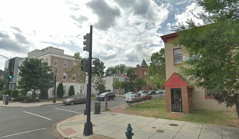 DC Police Hunt Mail Thief Caught on Camera Inside NW Apartment Building
