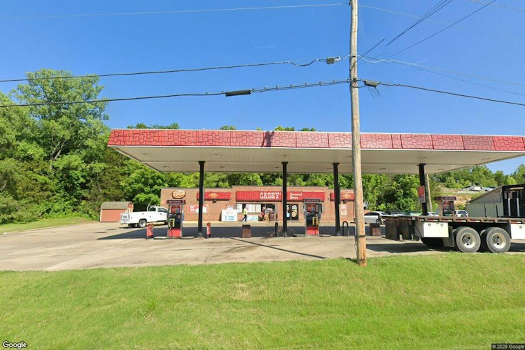 De Soto Police Hunt Armed Robber After Casey's Gunpoint Carjacking