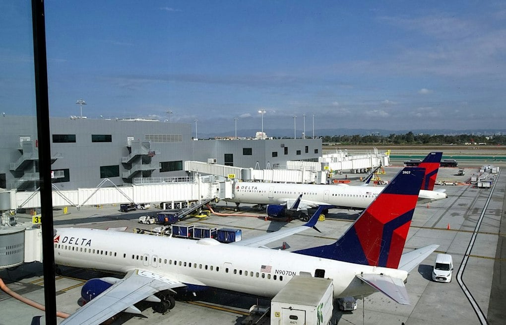Delta A350 Clips Air Canada 777 on LAX Tarmac, 290 Aboard Unhurt