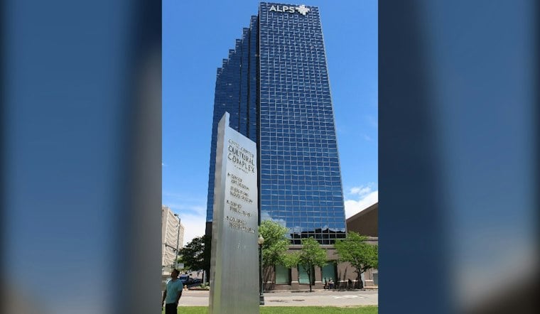 Denver Tower Hands Artist Jenny West a Studio in Its Lobby for Six Months