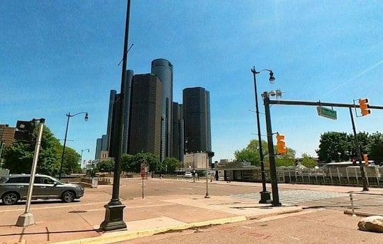 Detroit Basks In Sunny Sunday Before Motor City Monday Chill