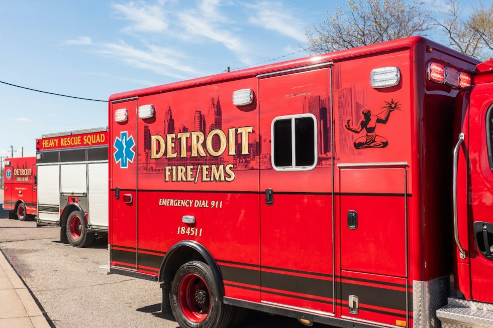 Detroit Neighbors' Quick CPR Saves Man, 41, Who Collapsed in His Front Yard