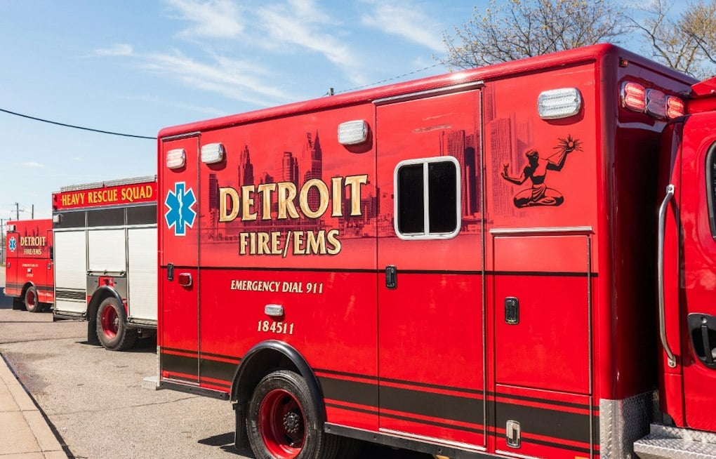 Detroit Neighbors' Quick CPR Saves Man, 41, Who Collapsed in His Front Yard