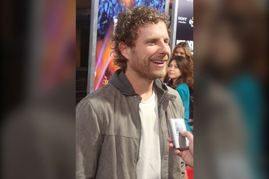 Dierks Bentley Appears at Dublin Bar