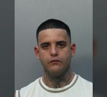 Doral iPhone Sale Turns Into Armed Kidnapping, Victim Escapes By Tossing $4,000