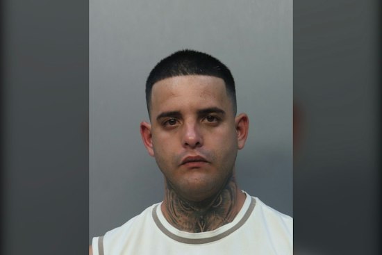 Doral iPhone Sale Turns Into Armed Kidnapping, Victim Escapes By Tossing $4,000