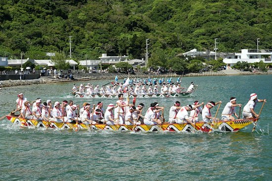 Dragon Boats Hit Pittsburgh This Weekend as 40-Plus Teams Race for Cancer Survivors