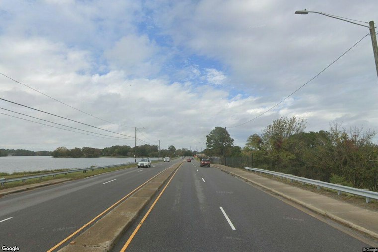 Driver Flees on Foot After Head-On Crash Injures Three on Norfolk's Shore Drive