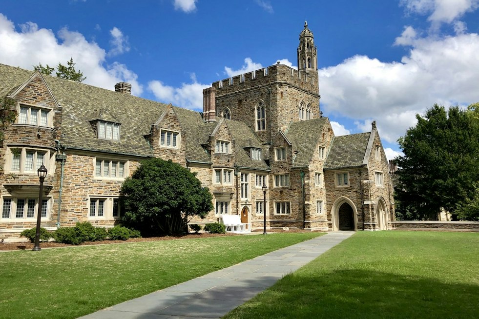 Duke Students Rally for Cornell Rape Survivor — University Bars Outside Press