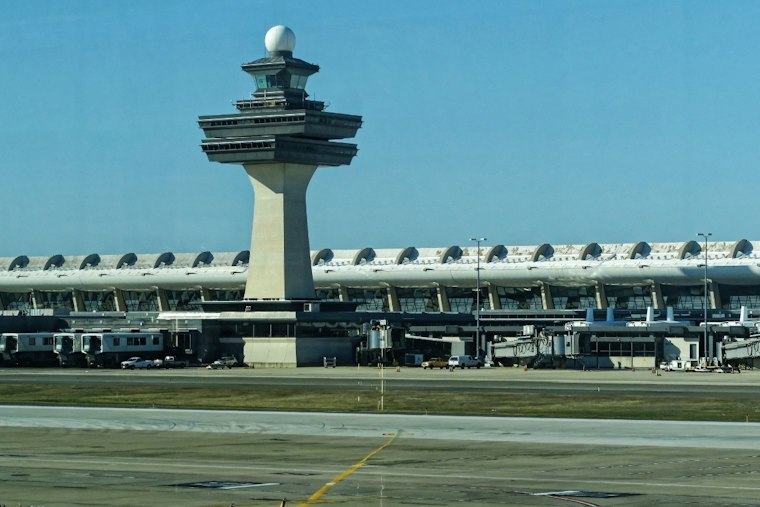 Dulles Passengers Stuck Nearly 12 Hours on Rome-Bound United Jet That Never Took Off